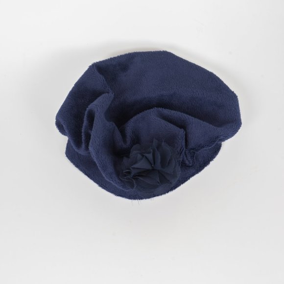 NWT fur tam with flower - medium - Picture 3 of 3